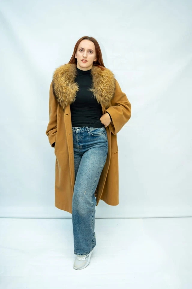 "Emozioni Italy Wool Cashmere Coat with Fur Collar – Camel – Taglia 55 (XL–XXL) - Image 2 of 4