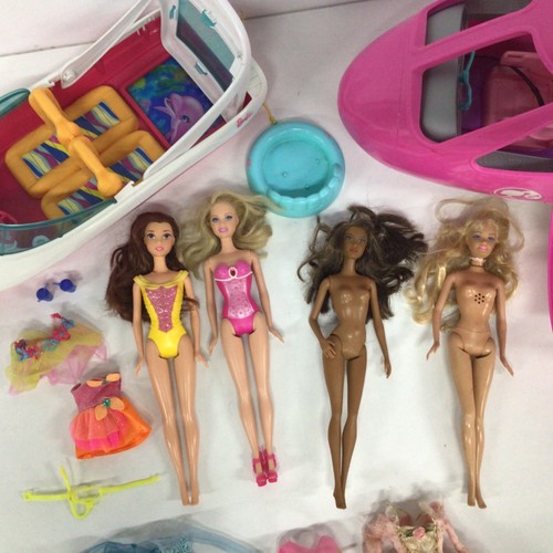 Small Lot of Barbie Dolls, Clothes, Airplane & Boat (104) #919 - Picture 5 of 23