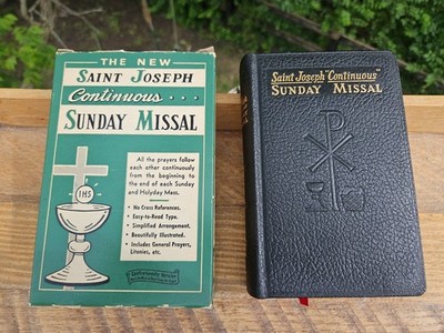 RARE! The New St Joseph Continuous Sunday Missal 1961 with original box WOW!