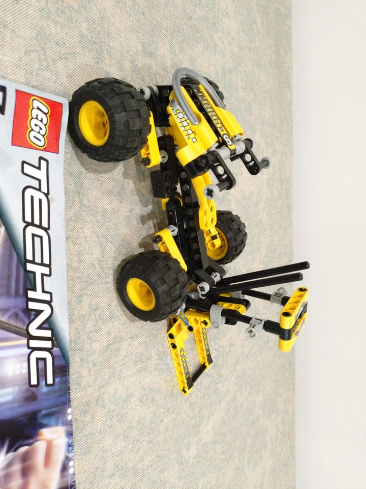 LEGO Technic 8240 Slammer Stunt Bike, photo 2 of 5