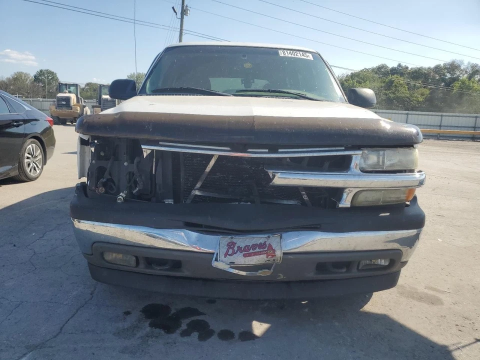 Used Front Right Door Assembly Front fits: 2005 Chevrolet Tahoe classic style cr Foto 3 de 4