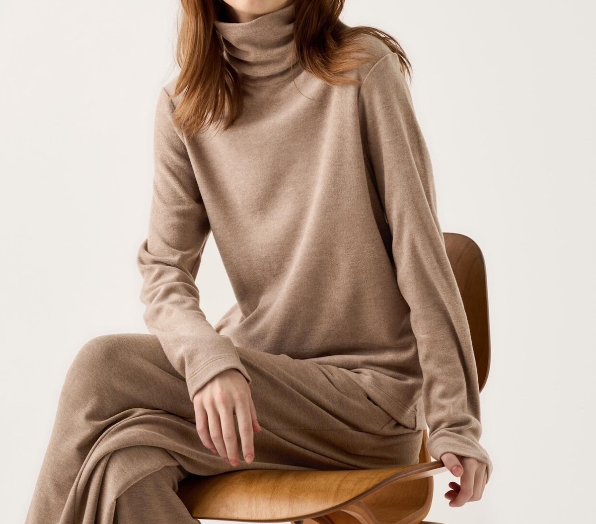 UNIQLO FLEECE ROLL NECK TURTLENECK LONG SLEEVED THERMAL TOP BLOUSE BEIGE  SIZE: L