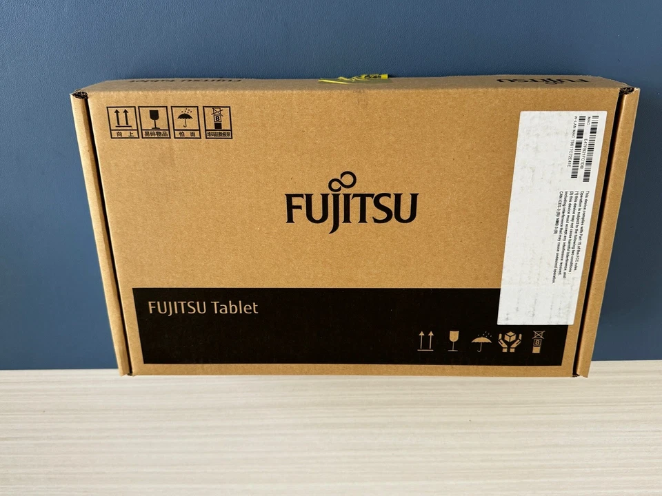 Fujitsu Q555 10.1" stylistic tablet With stylus made in japan - Image 3 of 4