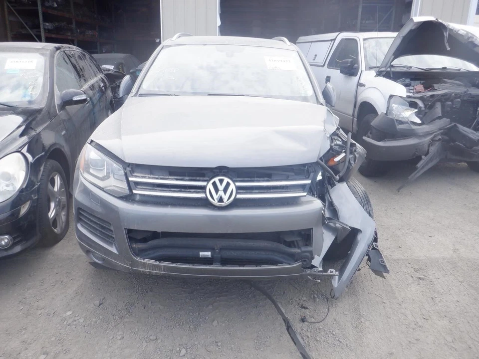 Medidor de flujo de aire de inyección de combustible usado se adapta a: Volkswagen Touareg 2014 3,6 grado A Foto 2 de 4