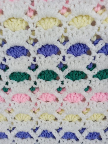 Hand Knit Crib / Lap Blanket Multi Color 61 Inches By 43 Inches - Picture 3 of 9