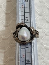 Size 4 Modernist Pearl Ring Vintage