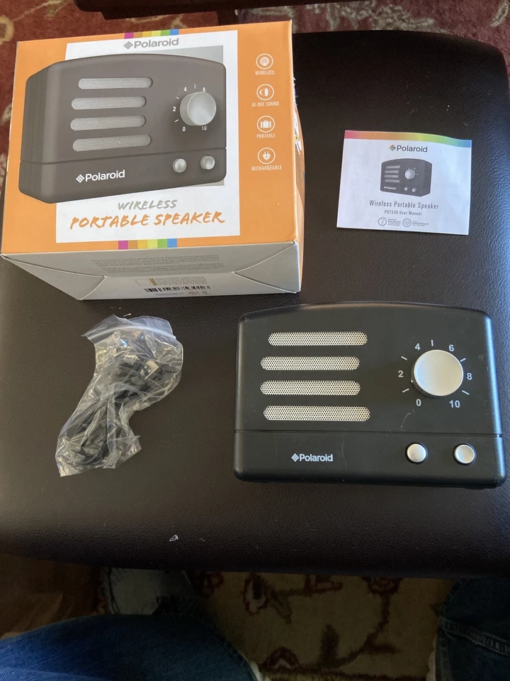 Polaroid PBT530 Wireless Bluetooth Portable Retro Speaker Black Silver NIB - Image 2 of 2