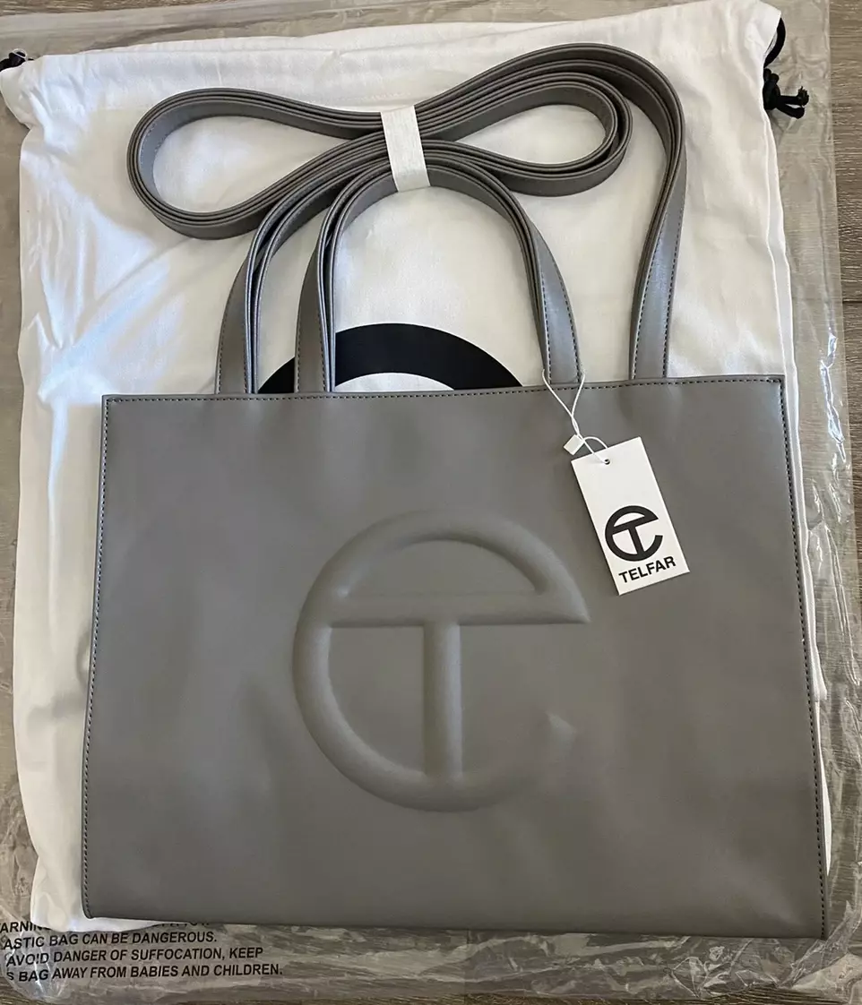 TELFAR Small vs Medium Shopping Bag Comparison w/ MOD SHOTS + Review