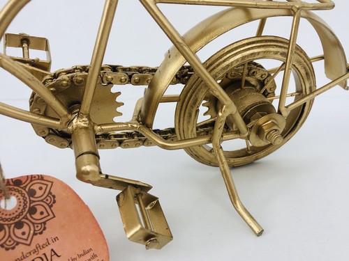 Estatua ecléctica de bicicleta Zimlay dorada en dificultades con asas/asiento de madera gran regalo - Imagen 3 de 12