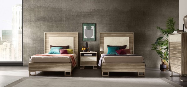 Das Elegante Schlafzimmer-Set 4 Tlg (Bett+ Nachttisch+Kommode).-image