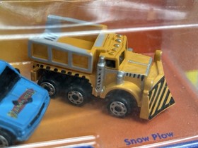 NOS Micro Machines Galoob #35 Public Servants Telephone Garbage Truck Snow Plow
