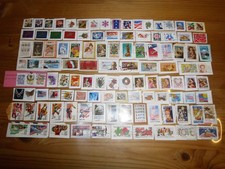 Kiloware, ca. 100 verschiedene Briefmarken aus den U.S.A. (57), auf Papier