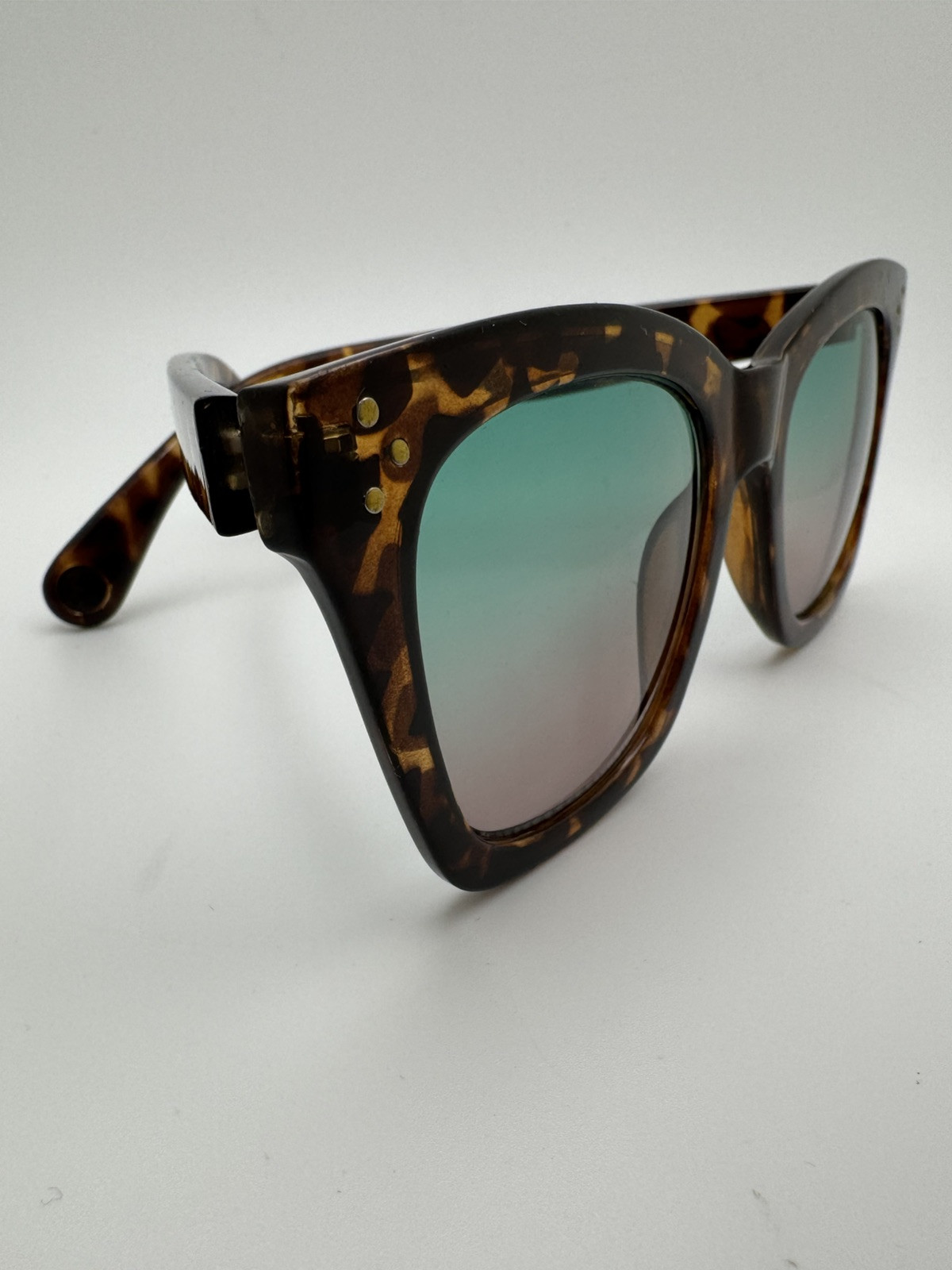 SUNGLASSES BCBGENERATION BG3069CE - image 4