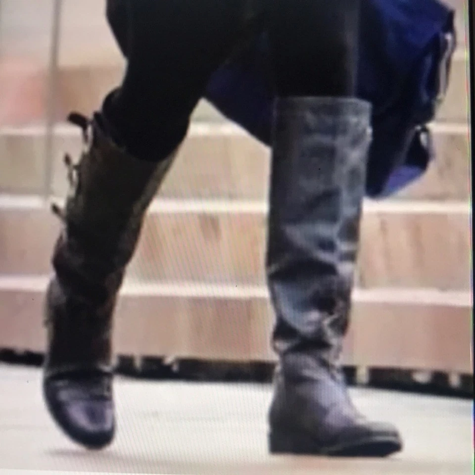 Botas de montar Stuart Weitzman Ludlow de cuero de lona cerosa hasta la rodilla talla 8 1/2 Foto 2 de 4