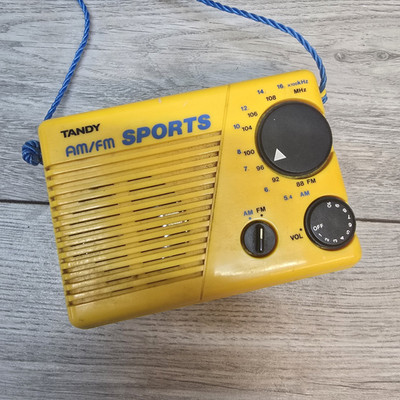 Vintage Tandy AM/FM Sportradio Modell 12-9317 gelb Handgerät voll funktionsfähig