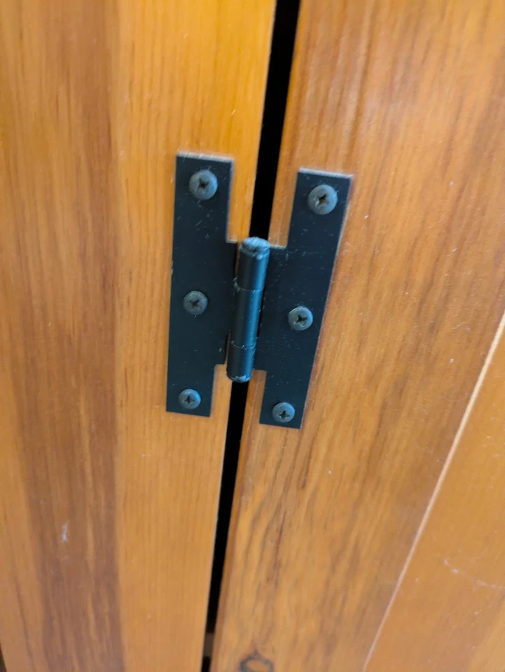 Par de vitrines de canto de pinho de qualidade personalizada 72x31" - Imagem 3 de 4