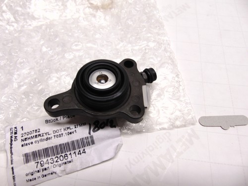 New Genuine KTM DUKE 690 ENDURO R SMC R Clutch Output Slave Cylinder 27mm - Picture 2 of 5