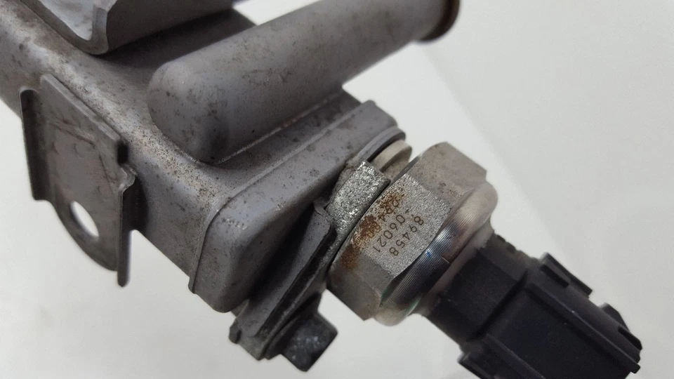 Riel de combustible compatible con 19-23 LEXUS ES300H 1235088 Foto 4 de 4