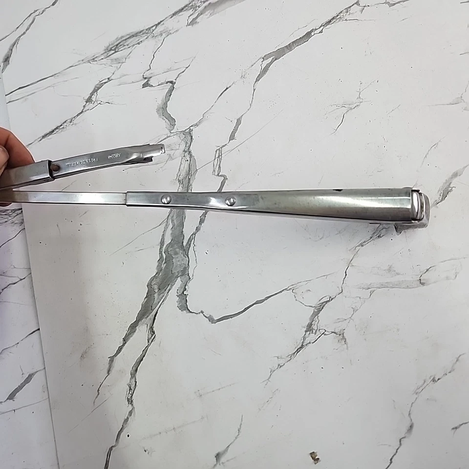 1963 Oldsmobile Cutlass F85 destro cromado frontal 14 polegadas braço limpador de para-brisa usado original de fábrica - Imagem 2 de 4