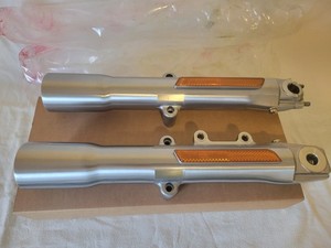 Genuine OEM 00-06 Harley Davidson Softail Fatboy Front Fork Slider - Excellent