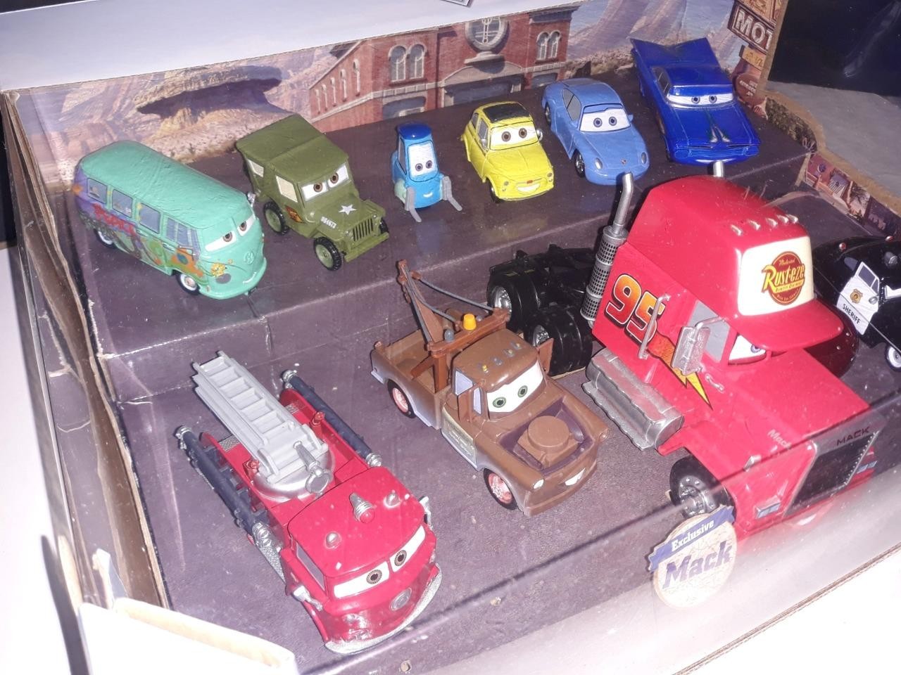 Foto 8 di 10