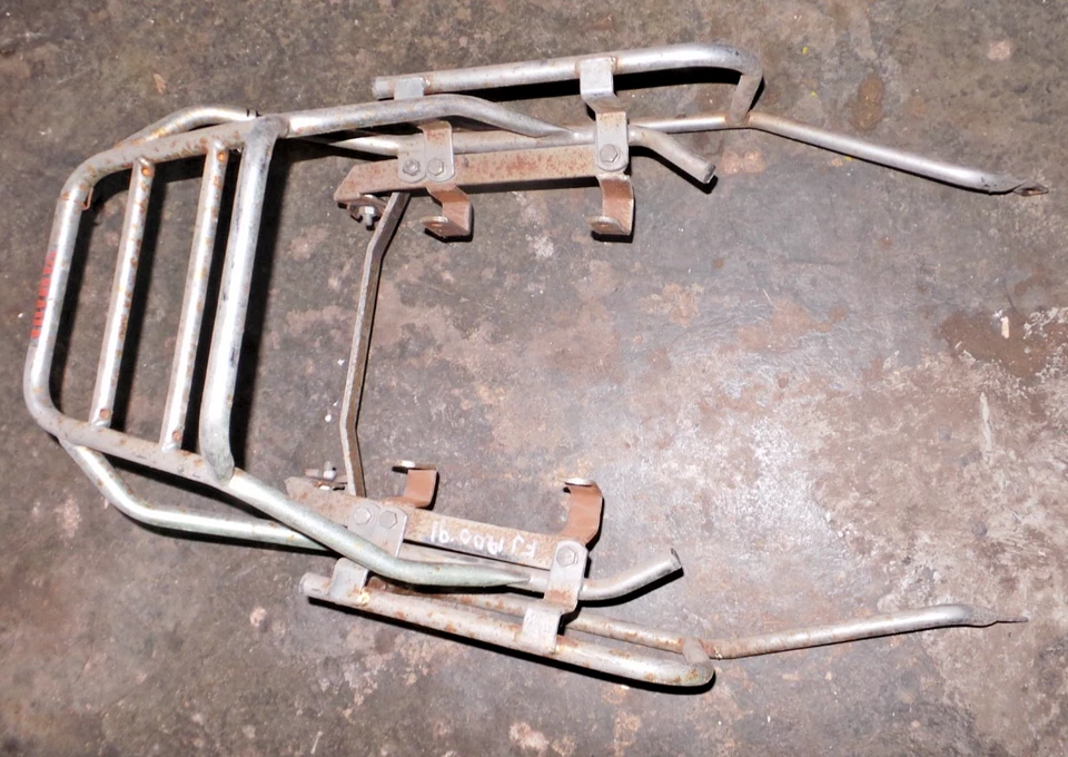 YAMAHA FJ 1200 1991 REAR RACK CARRIER TRIPLE LOOK MY PHOTOS PLEASE RARE TO FIND - Image 2 of 4