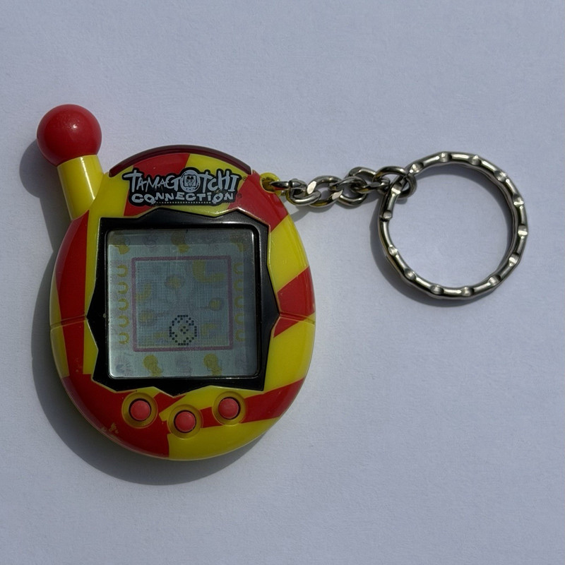Bandai Tamagotchi Connection Version 4 (Rising Sun)