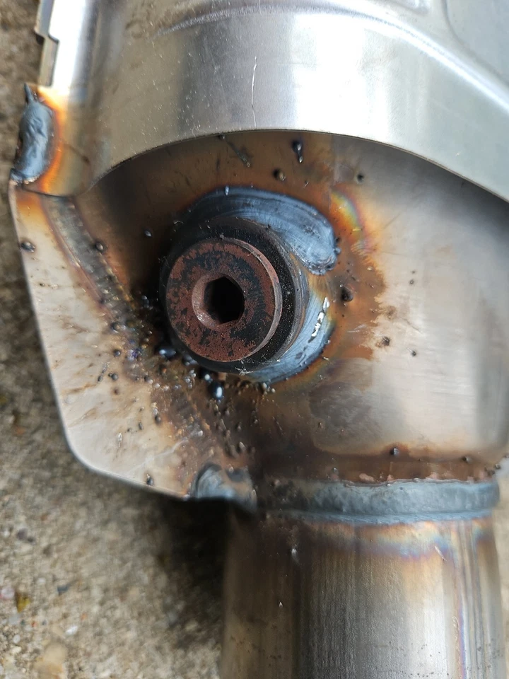 Convertidor catalítico universal Flowmaster 2822225 282 OBDII 2,5" entrada/salida 49 estados Foto 3 de 4