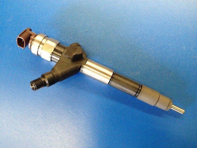1 X Genuine Fuel Injector Nissan NAVARA D40 Pathfinder R51 Turbo 