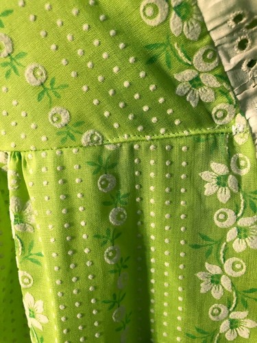 Vintage 70s preppy lime green cotton swiss dot floral ruffle robe house dress M - Picture 3 of 6
