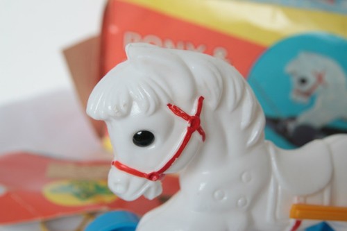 Remolque de plástico raro vintage para ponis y sonajeros VMC 150 RD Toysland en caja - Imagen 2 de 12