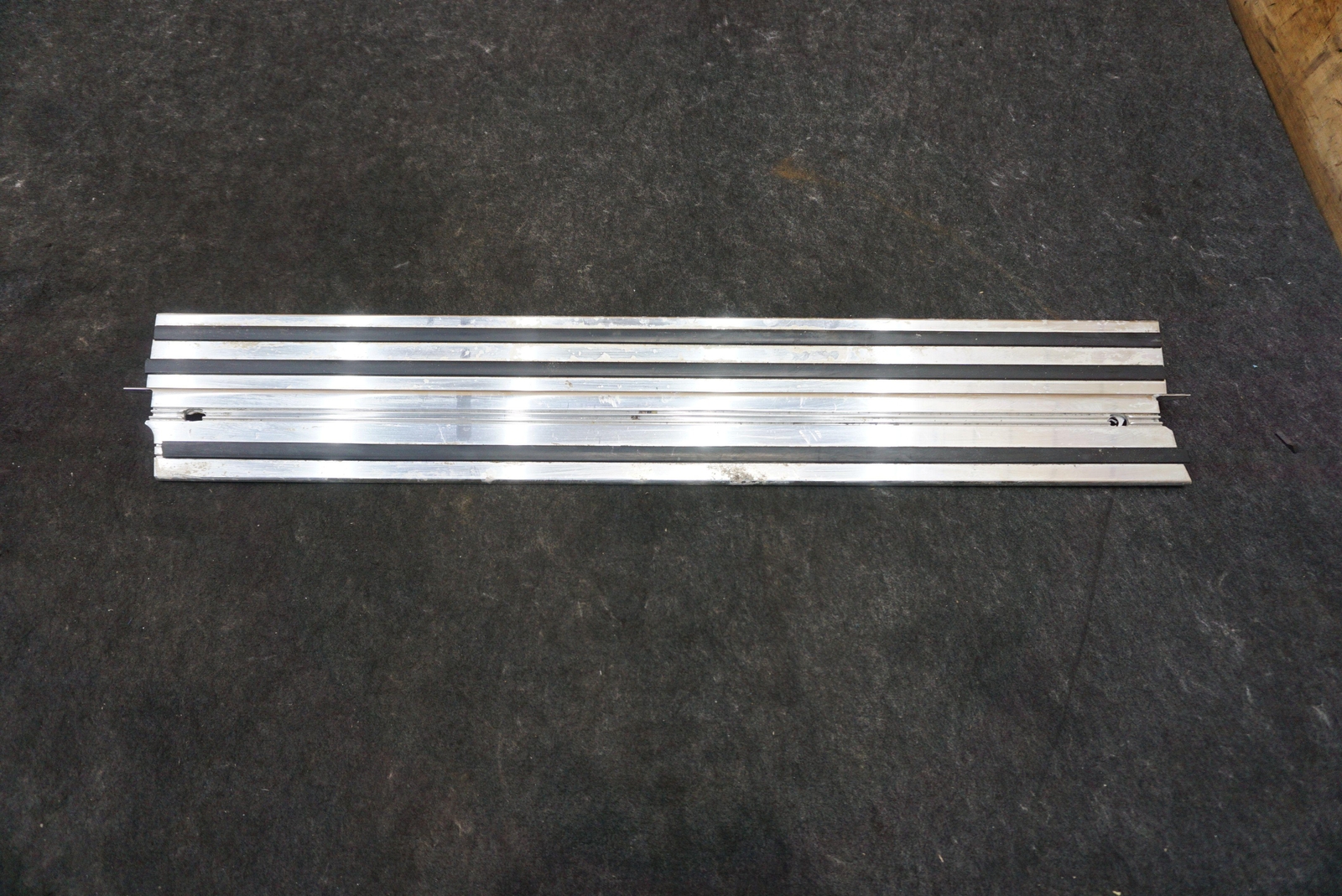 Rear Left Door Sill Scuff Plate Trim Cover Panel 51477057021 Rolls Royce Phantom