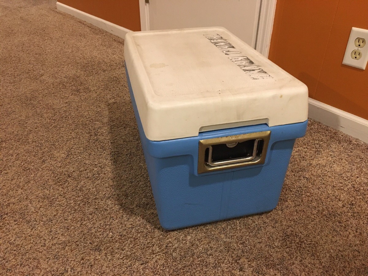 希少品　Coleman 81 Vintage Rare Coleman Cooler Baby Blue White W/ Metal Handles
