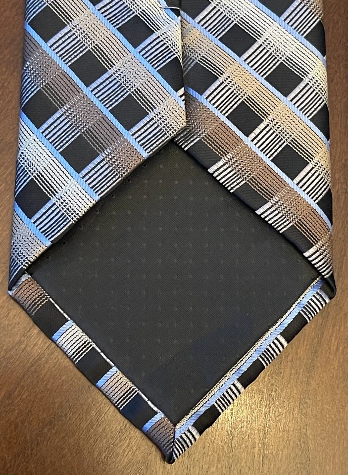 Corbata para el cuello Platinum Designs hecha a mano de poliéster para hombre hecha en China precio de venta sugerido por el fabricante 29,99 USD Foto 2 de 4