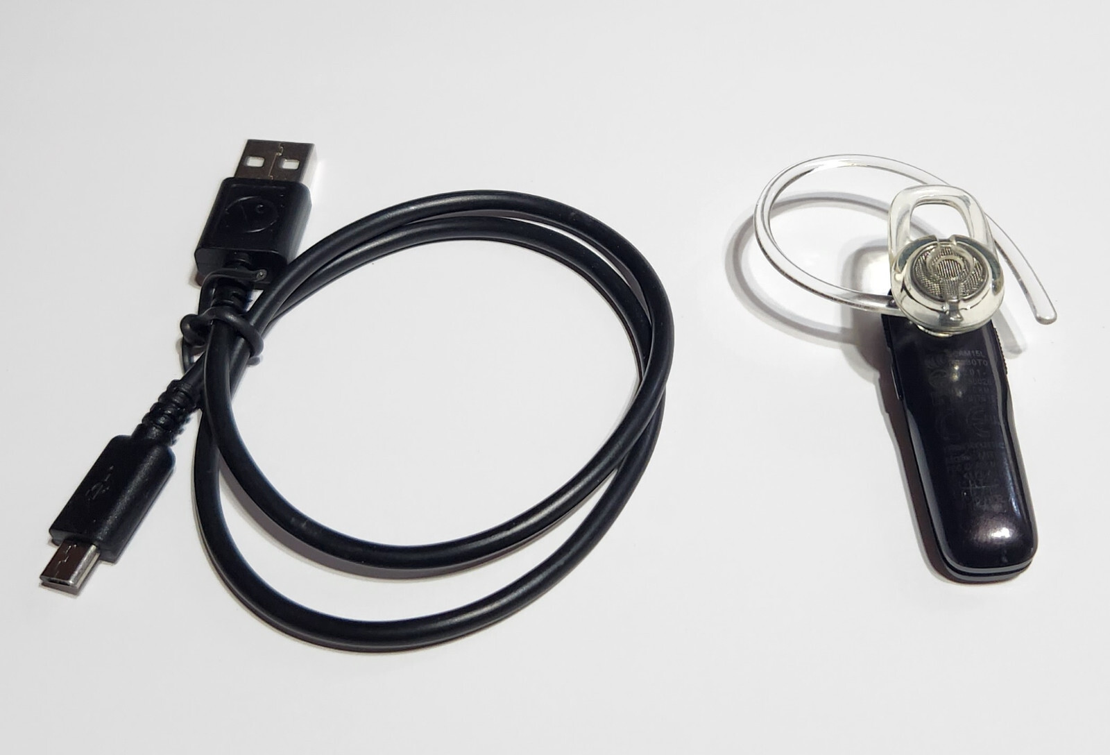 Original Black Plantronics Explorer 500 Wireless Headset with Charger