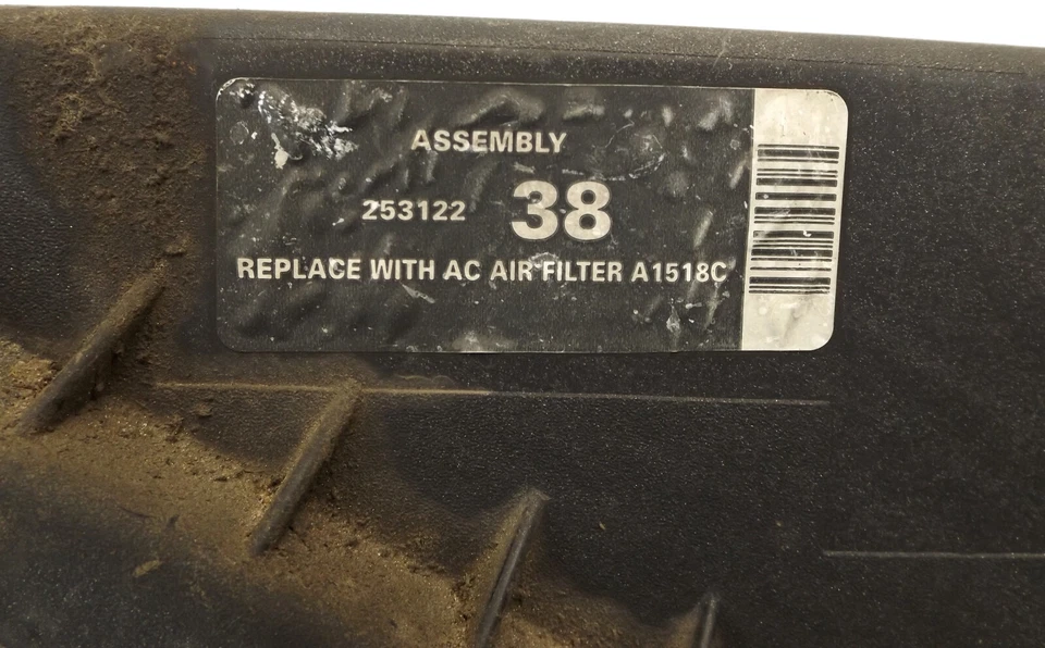 Conjunto de carcasa de filtro de aire Chevrolet Silverado 1500 1999-2006 usado OEM 25873812 Foto 2 de 4