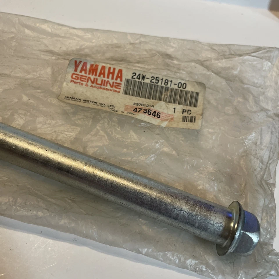 Nuevo de Lote Antiguo Yamaha YTM200 1983-85 PERNO DE EJE # 24W-25181-00 Foto 2 de 4