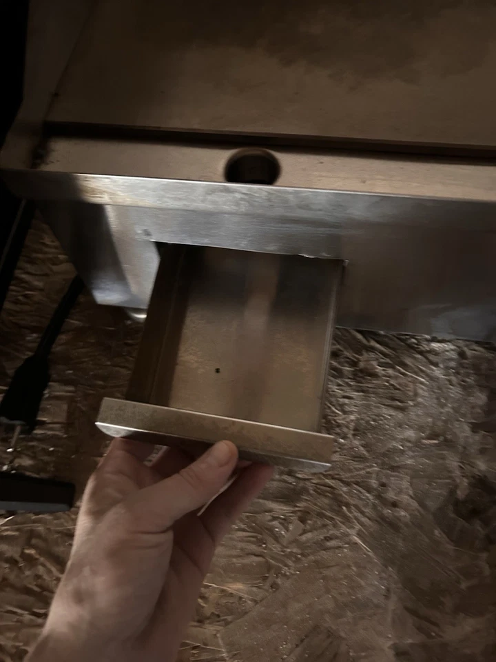 Parrilla/plancha eléctrica comercial de tapa plana, estufa eléctrica, 110 V, 60 Hz, 2,6 kW Foto 4 de 4