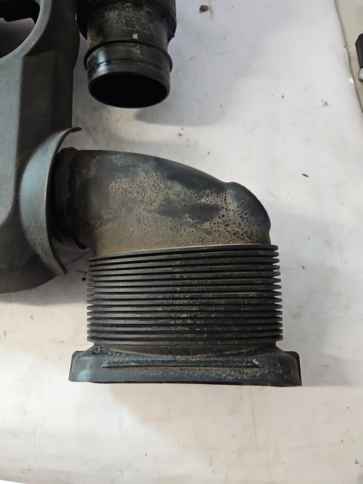 2011-2014 Volkswagen Jetta golf 2.5 Engine Appearance Trim Cover Cap - Image 2 of 4