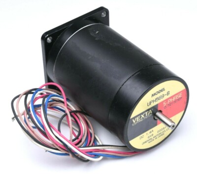 Vexta UPH569-B Schrittmotor 5-Phasen 1,4A 4,6 Ohm Elektromotor Wellen-Ø ca. 6mm