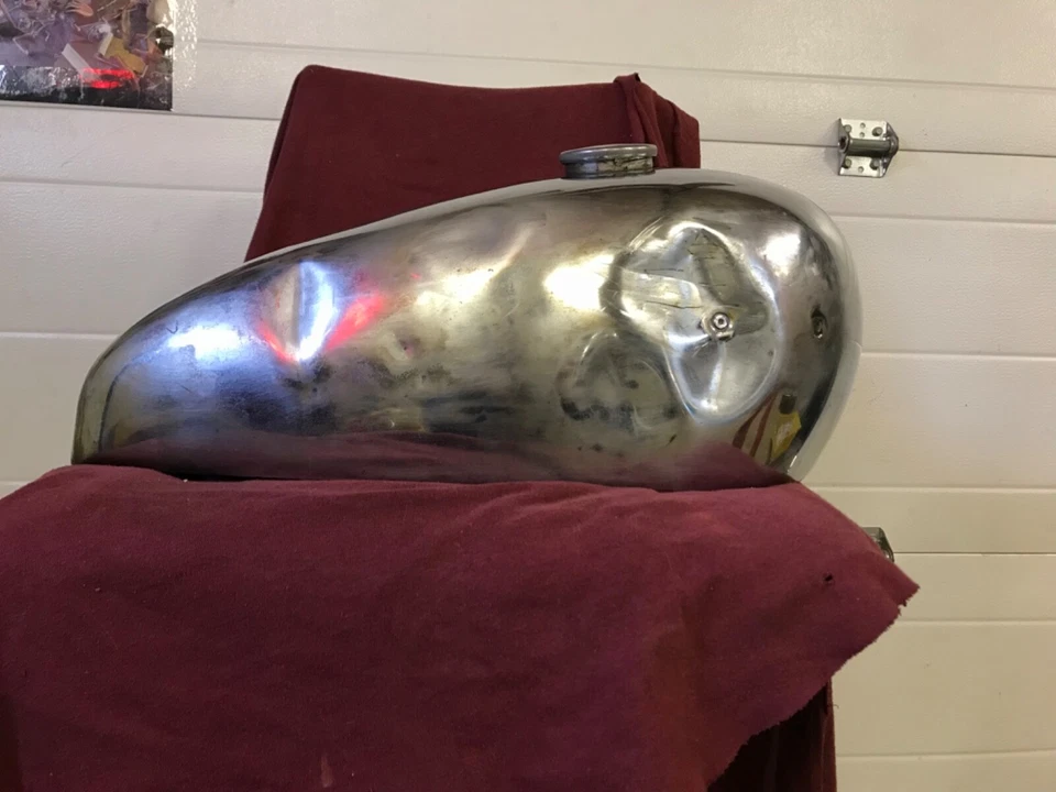 Norton 1950's ES2 Fuel Tank with Cap - Image 2 of 4