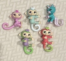 Cute Lot Of 5 Fingerlings Mini Figures 4 Monkey 1 Unicorn 2-2.5  WowWee