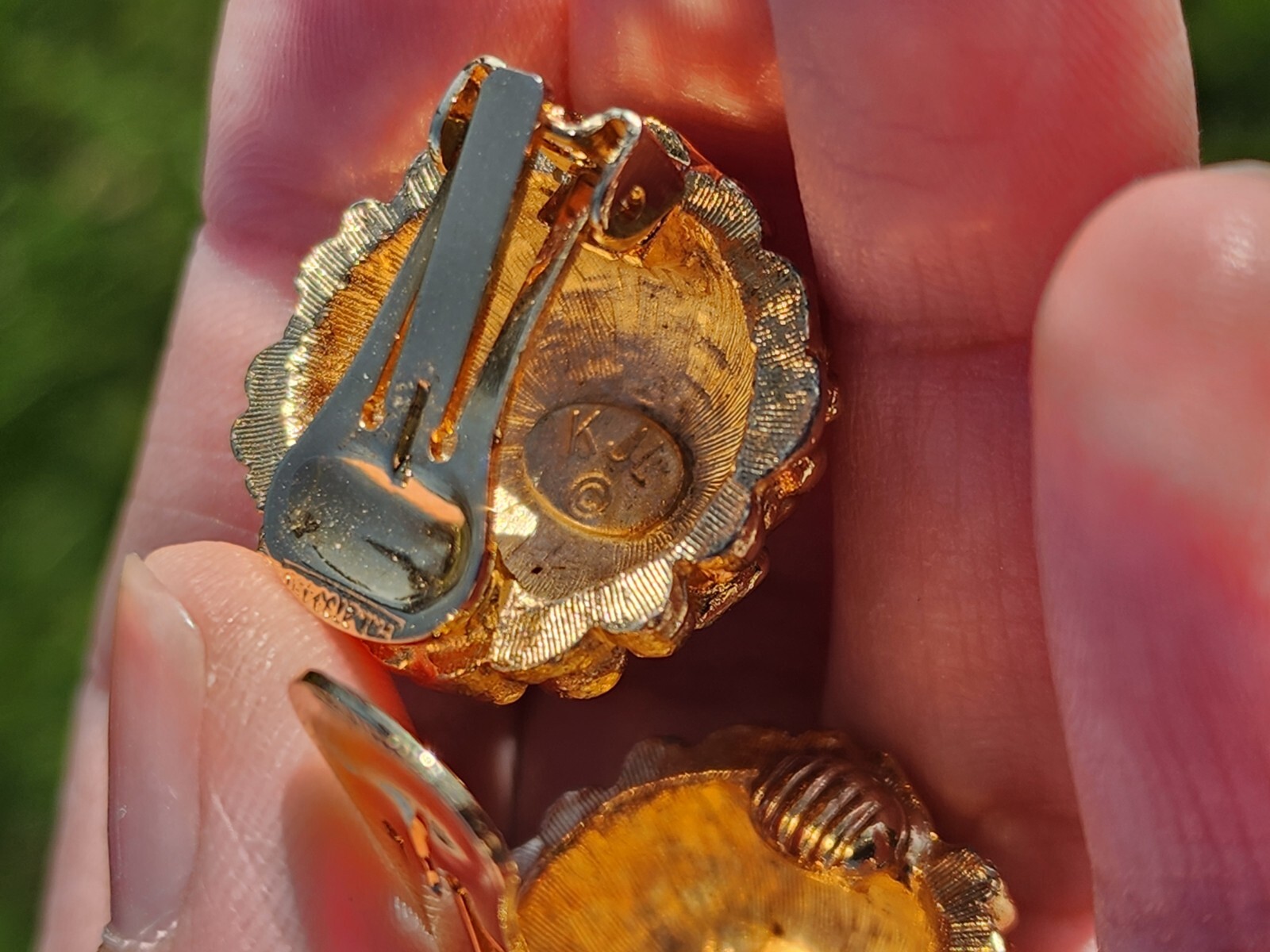 Vtg KJL Designer Signed Gold Tone Nugget Brutalis… - image 4