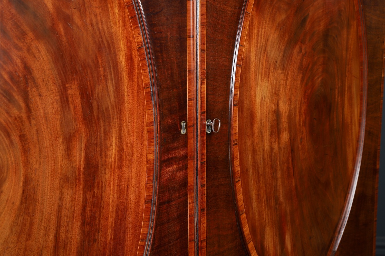 Antique English Georgian Federal Mahogany Linen Press Wardrobe Armoire  (c.1780)