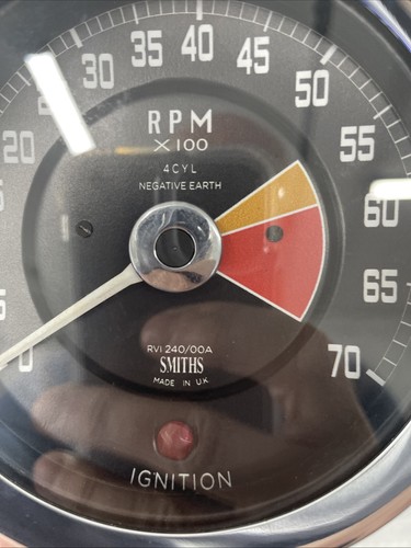 MGB REV COUNTER SMITHS Rvi 240/00 Converted to Electronic Ignition - Picture 2 of 4