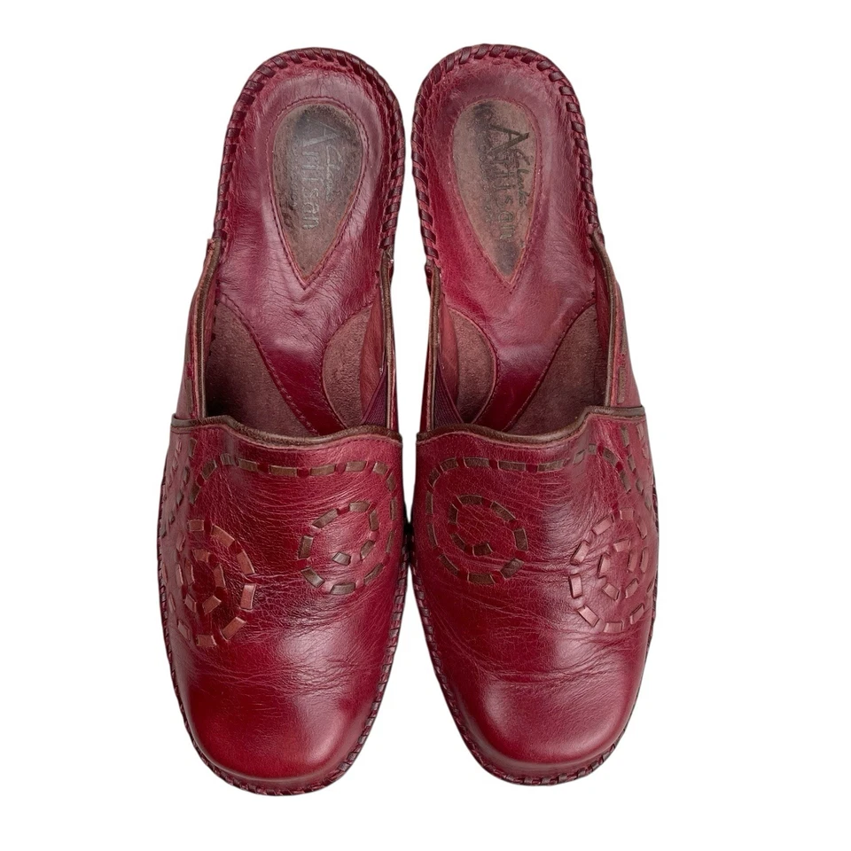 Vintage Clarks Artisan Leather Mules Women’s 7M Red Slip On Comfort Shoes 72963 - Image 4 of 4