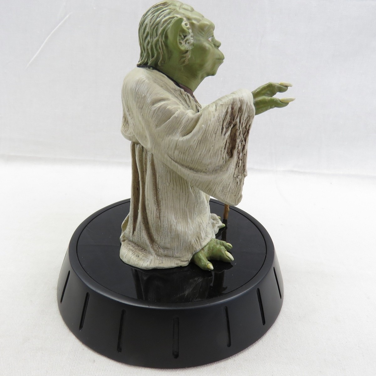 Yoda Empire Strikes Back Star Wars Statue Limited Edition Gentle