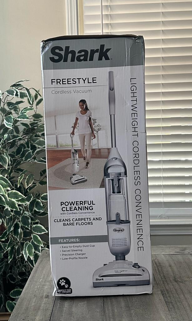 Shark SV1106 Freestyle Upright Bagless Cordless Stick Vacuum New Open