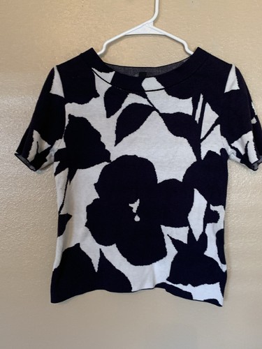 Ann Taylor Navy Floral Sweater Tee Size S
