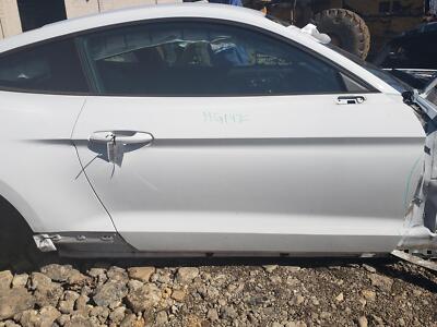 2015 - 2020 FORD MUSTANG Front Door Right WHITE FFR3Z6320124A